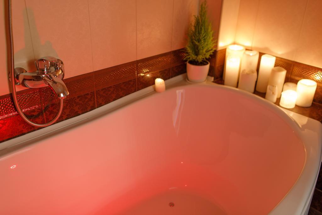 Royal Suite Apartment With Jacuzzi Sumy Exterior foto