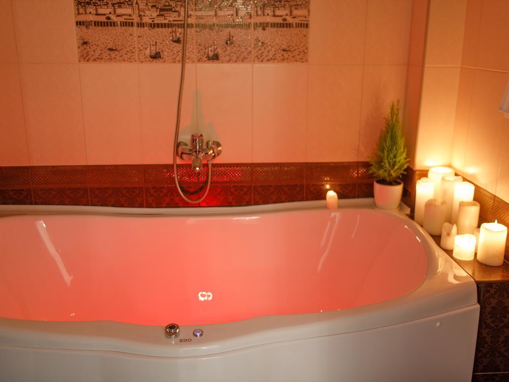 Royal Suite Apartment With Jacuzzi Sumy Exterior foto